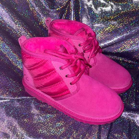 UGG Child Neumel Ii Lta Chukka Boot - Picture 1 of 8